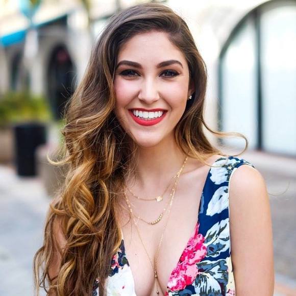 laurawears